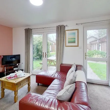 Holiday home 66 Trevithick Court, Tolroy Manor *