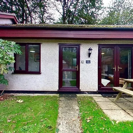 Holiday home 66 Trevithick Court, Tolroy Manor
